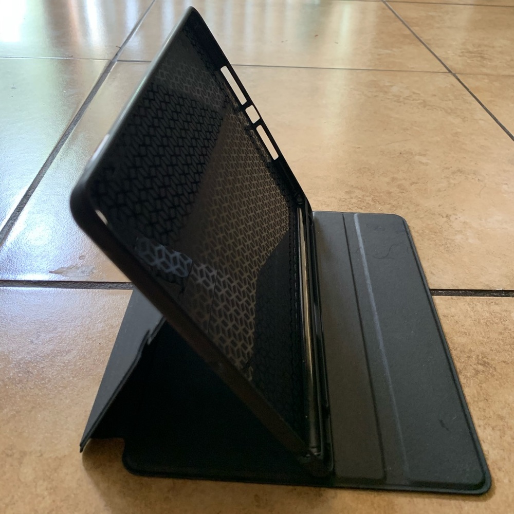 iPad Case - Picture 4 of 7